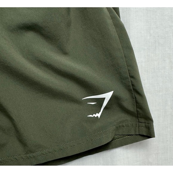 Gymshark Arrival Shorts Medium Olive Green 7 Inch Inseam - Picture 2 of 11